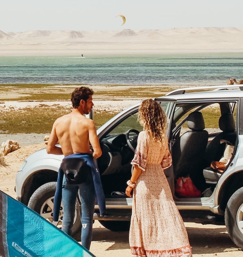 Salty Joy Dakhla – Stage de Kitesurf & Wingfoil à Dakhla | Salty Joy 5 Kitesurf Dakhla sur la lagune avec Salty Joy école mobile